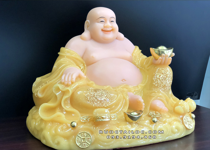 Tượng Phật Di Lặc tay nâng thỏi vàng bằng thạch anh đẹp