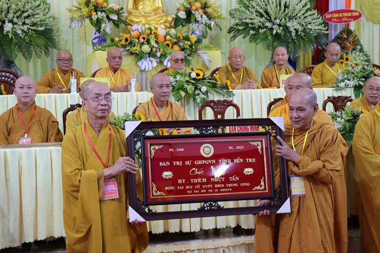 khánh vàng quà tặng Phật Giáo