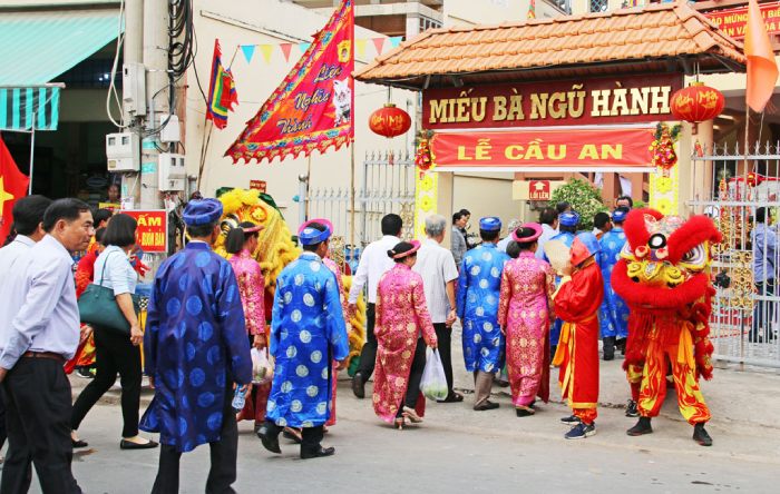 Tục thờ Ngũ Hành Nương Nương đã xuất hiện từ lâu và được lâu truyền rộng rãi tại Việt Nam