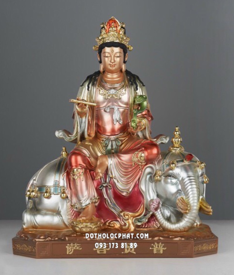 Phổ Hiền Bồ Tát là Phật bản mệnh của người tuổi Thìn và tuổi Tỵ