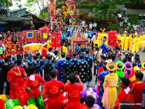 Lễ hội Vía Bà Chúa Xứ Núi Sam Châu Đốc - An Giang được tổ chức với quy mô lớn, vô cùng hoành tráng